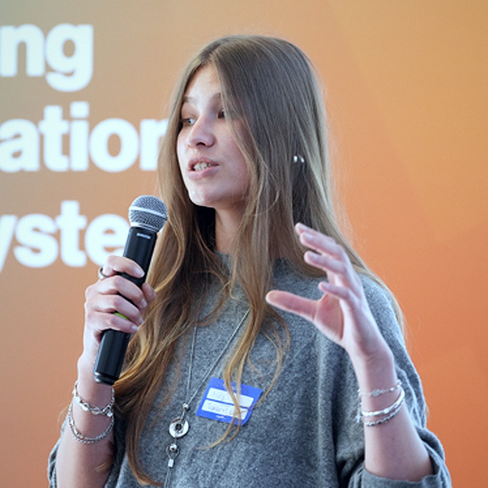 Mira Sergeeva, Co-host