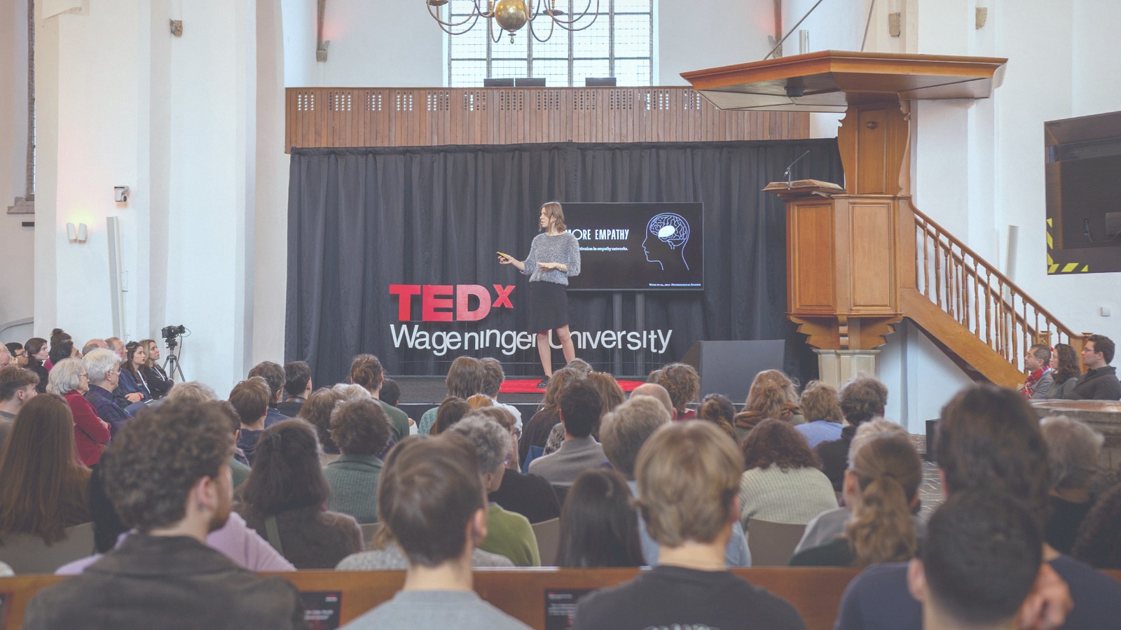 Yvonne Knap on the TEDx stage